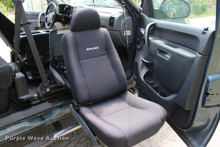 image for item DC7226 2011 Chevrolet Silverado 1500 Ext. Cab pickup truck