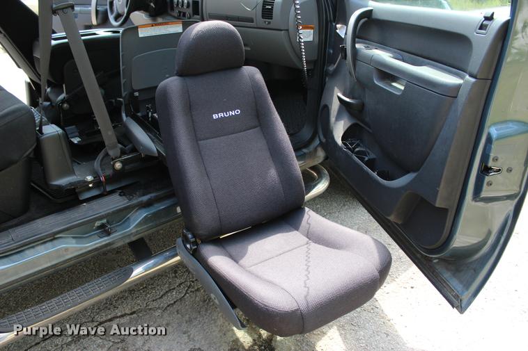 image for item DC7226 2011 Chevrolet Silverado 1500 Ext. Cab pickup truck