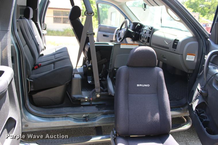 image for item DC7226 2011 Chevrolet Silverado 1500 Ext. Cab pickup truck