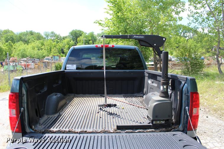 image for item DC7226 2011 Chevrolet Silverado 1500 Ext. Cab pickup truck