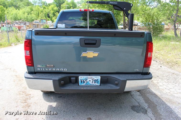 image for item DC7226 2011 Chevrolet Silverado 1500 Ext. Cab pickup truck