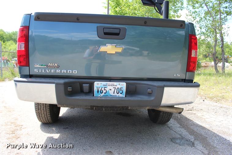 image for item DC7226 2011 Chevrolet Silverado 1500 Ext. Cab pickup truck