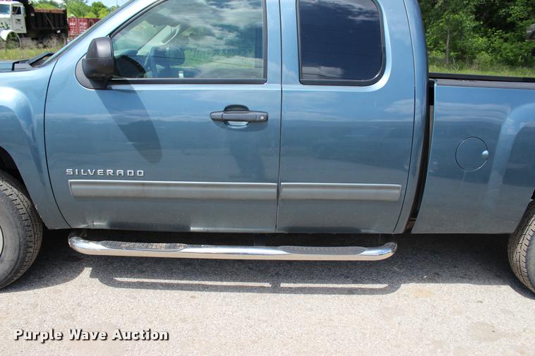 image for item DC7226 2011 Chevrolet Silverado 1500 Ext. Cab pickup truck