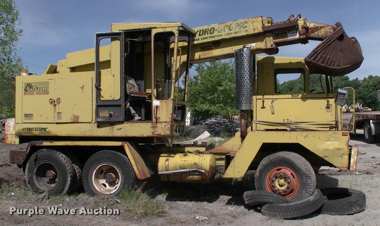 image for item DP9264 1980 Badger 460 Hydro-Scopic rubber tire excavator