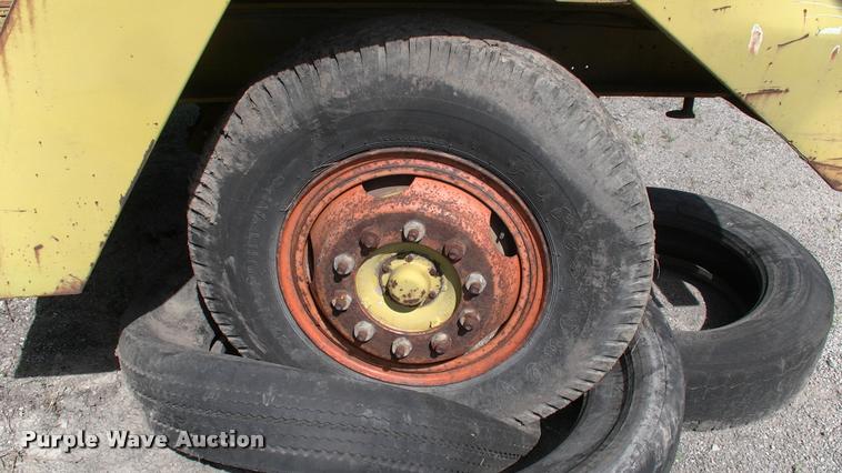 image for item DP9264 1980 Badger 460 Hydro-Scopic rubber tire excavator