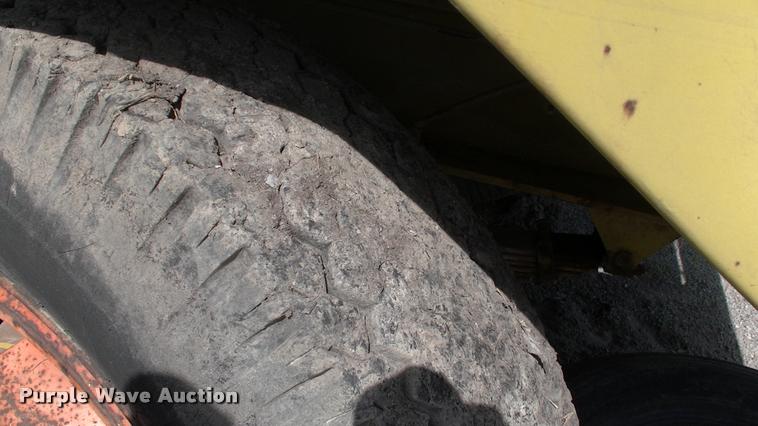 image for item DP9264 1980 Badger 460 Hydro-Scopic rubber tire excavator