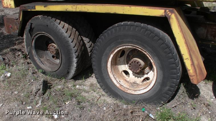 image for item DP9264 1980 Badger 460 Hydro-Scopic rubber tire excavator