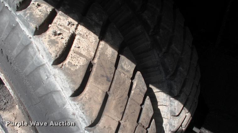 image for item DP9264 1980 Badger 460 Hydro-Scopic rubber tire excavator