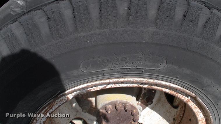 image for item DP9264 1980 Badger 460 Hydro-Scopic rubber tire excavator