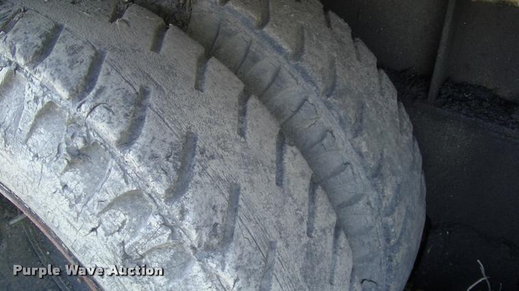 image for item DP9264 1980 Badger 460 Hydro-Scopic rubber tire excavator