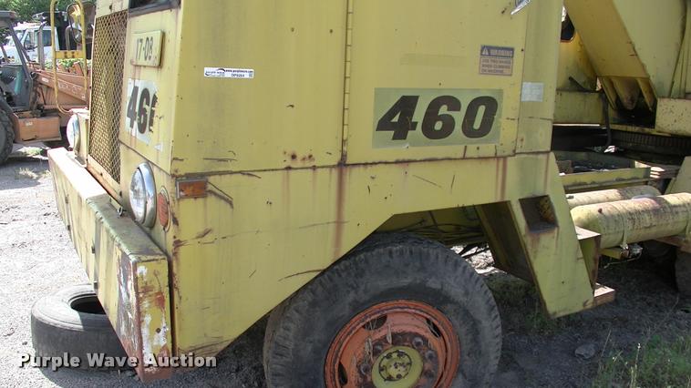 image for item DP9264 1980 Badger 460 Hydro-Scopic rubber tire excavator