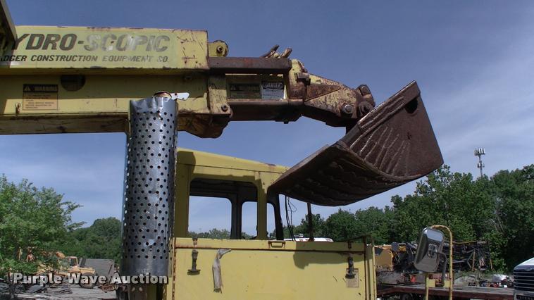 image for item DP9264 1980 Badger 460 Hydro-Scopic rubber tire excavator