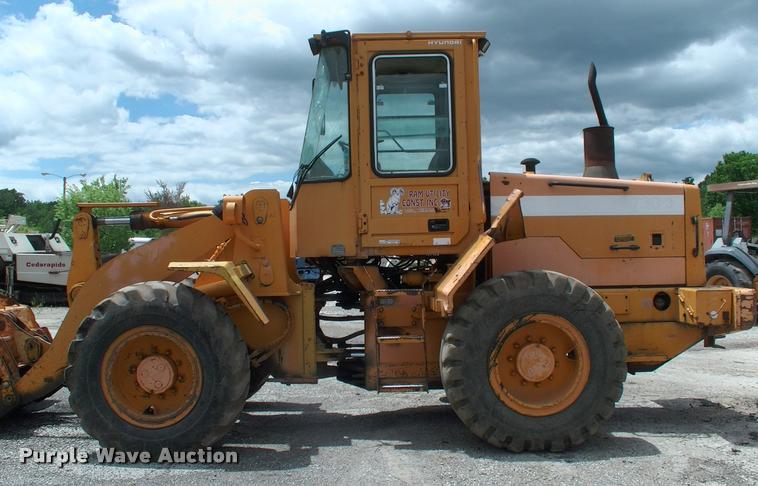 image for item DP9302 1998 Hyundai HL730-3 wheel loader