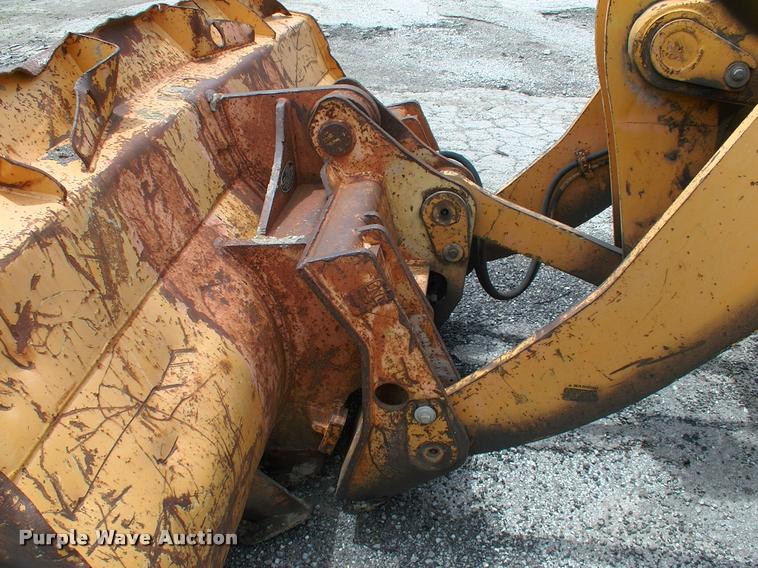 image for item DP9302 1998 Hyundai HL730-3 wheel loader