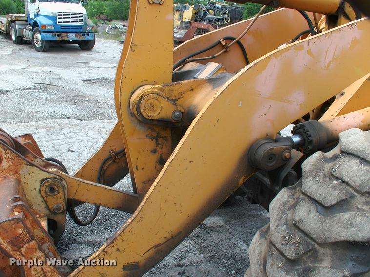 image for item DP9302 1998 Hyundai HL730-3 wheel loader