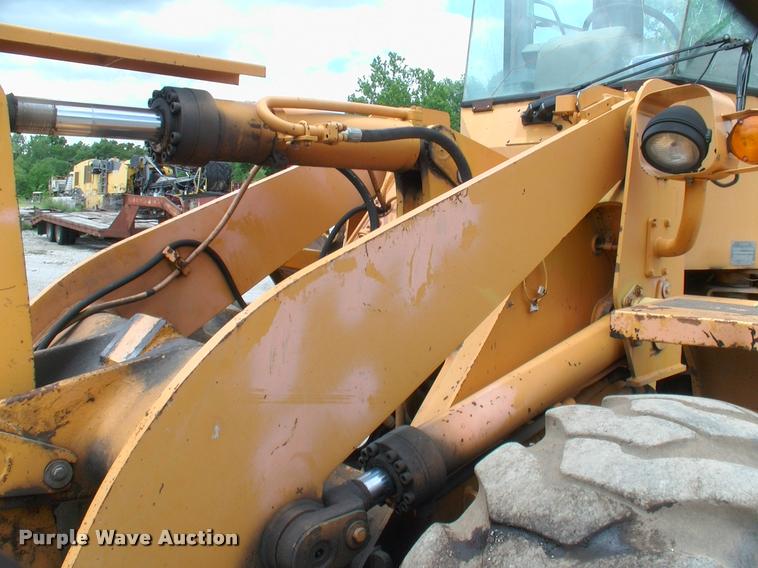 image for item DP9302 1998 Hyundai HL730-3 wheel loader