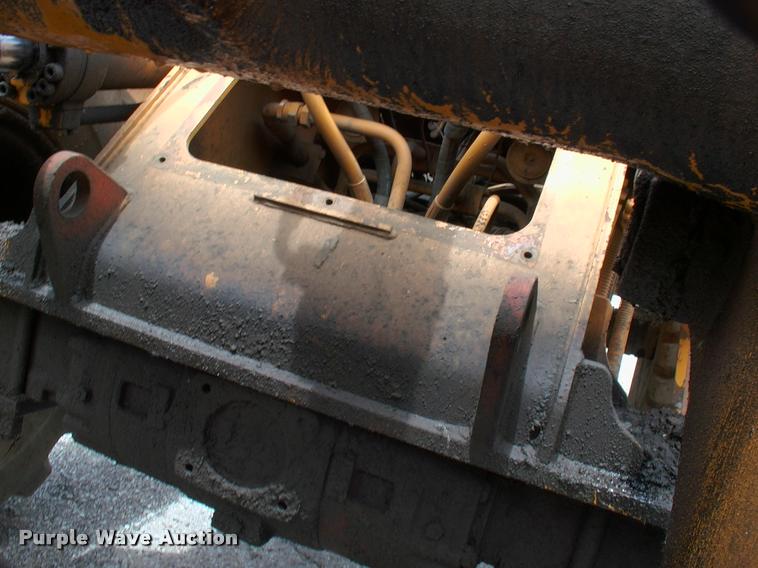 image for item DP9302 1998 Hyundai HL730-3 wheel loader