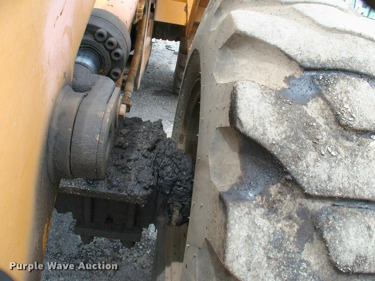 image for item DP9302 1998 Hyundai HL730-3 wheel loader