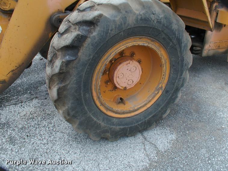 image for item DP9302 1998 Hyundai HL730-3 wheel loader