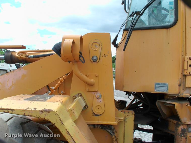 image for item DP9302 1998 Hyundai HL730-3 wheel loader