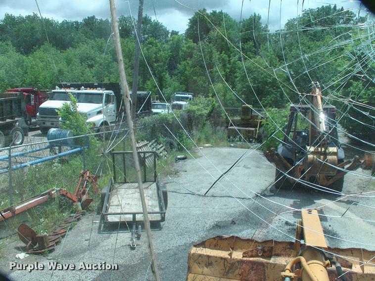 image for item DP9302 1998 Hyundai HL730-3 wheel loader