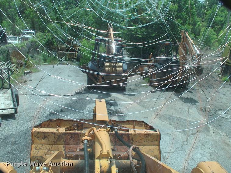 image for item DP9302 1998 Hyundai HL730-3 wheel loader