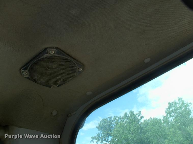 image for item DP9302 1998 Hyundai HL730-3 wheel loader