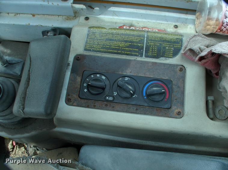 image for item DP9302 1998 Hyundai HL730-3 wheel loader