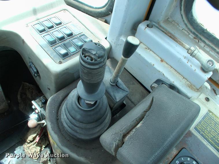 image for item DP9302 1998 Hyundai HL730-3 wheel loader