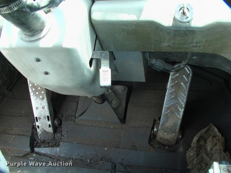 image for item DP9302 1998 Hyundai HL730-3 wheel loader