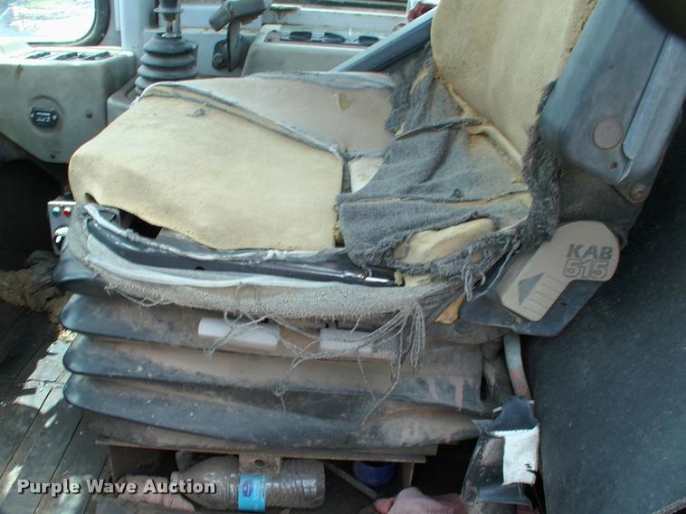 image for item DP9302 1998 Hyundai HL730-3 wheel loader