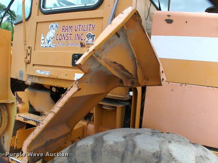 image for item DP9302 1998 Hyundai HL730-3 wheel loader