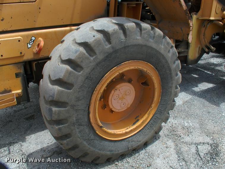 image for item DP9302 1998 Hyundai HL730-3 wheel loader