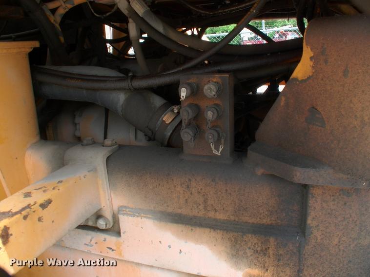 image for item DP9302 1998 Hyundai HL730-3 wheel loader