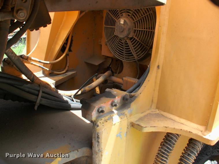 image for item DP9302 1998 Hyundai HL730-3 wheel loader