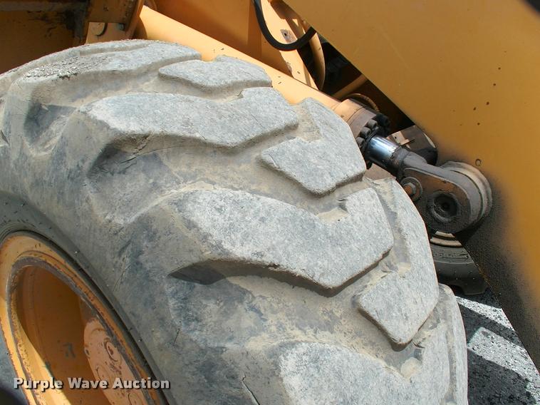 image for item DP9302 1998 Hyundai HL730-3 wheel loader