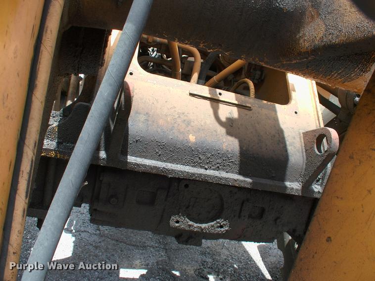 image for item DP9302 1998 Hyundai HL730-3 wheel loader