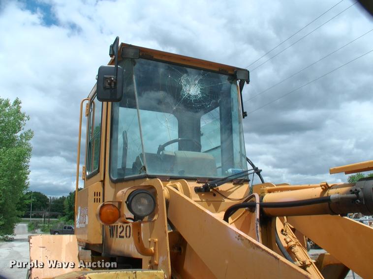 image for item DP9302 1998 Hyundai HL730-3 wheel loader