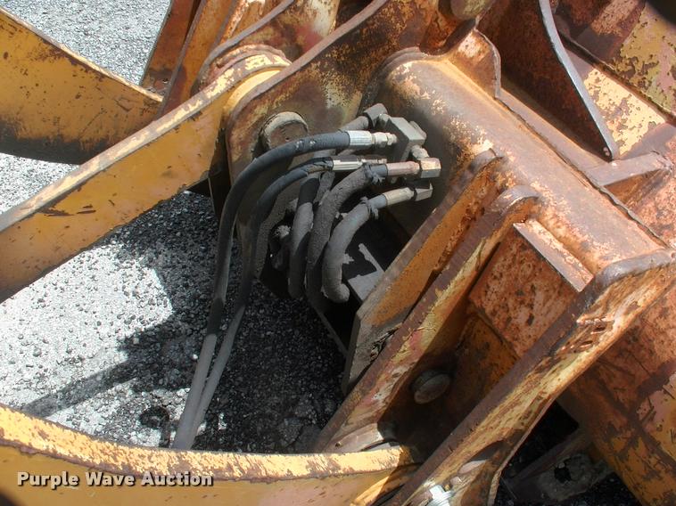 image for item DP9302 1998 Hyundai HL730-3 wheel loader