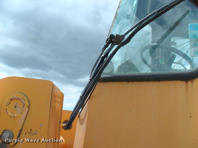 image for item DP9302 1998 Hyundai HL730-3 wheel loader