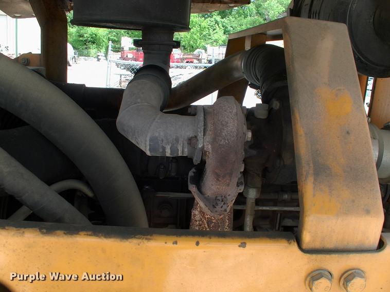 image for item DP9302 1998 Hyundai HL730-3 wheel loader