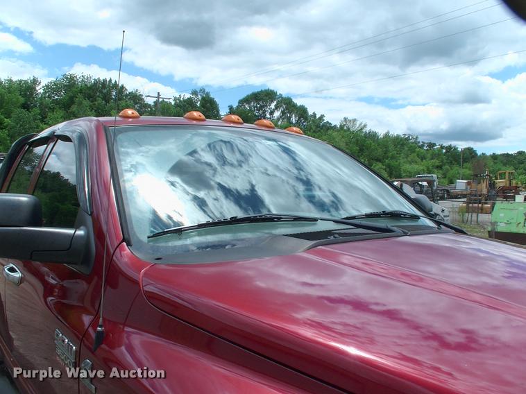 image for item DP9304 2008 Dodge Ram 3500 SLT Quad Cab flatbed pickup truck