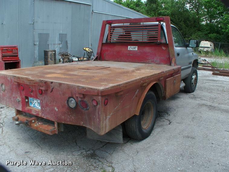 image for item DP9316 2001 Dodge Ram 3500 flatbed pickup truck