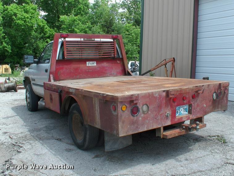 image for item DP9316 2001 Dodge Ram 3500 flatbed pickup truck