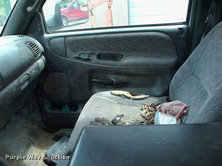 image for item DP9316 2001 Dodge Ram 3500 flatbed pickup truck