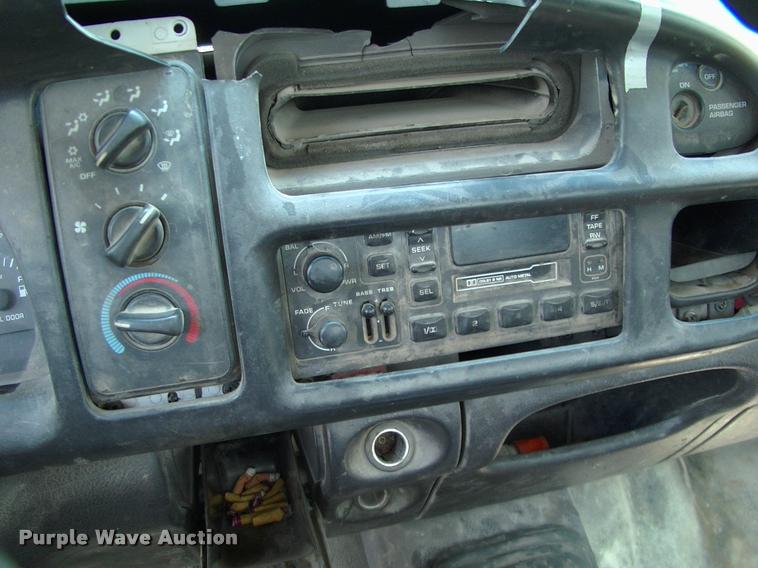 image for item DP9316 2001 Dodge Ram 3500 flatbed pickup truck