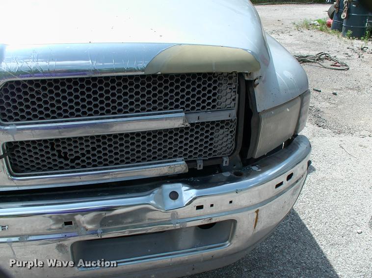 image for item DP9316 2001 Dodge Ram 3500 flatbed pickup truck