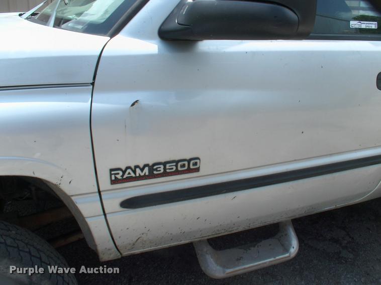 image for item DP9316 2001 Dodge Ram 3500 flatbed pickup truck