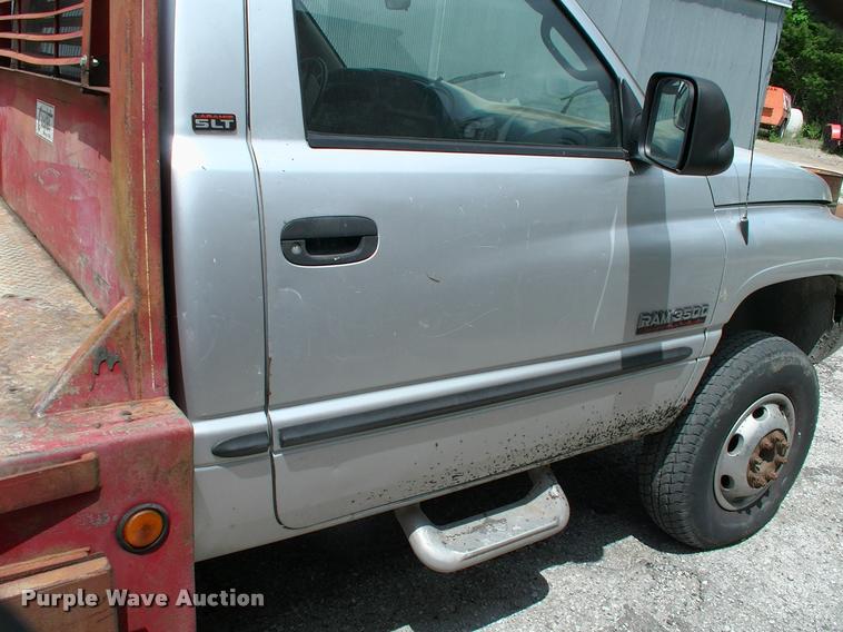 image for item DP9316 2001 Dodge Ram 3500 flatbed pickup truck