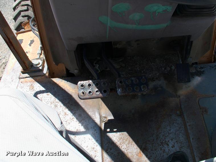 image for item DP9370 2001 Case 570M XT landscape tractor